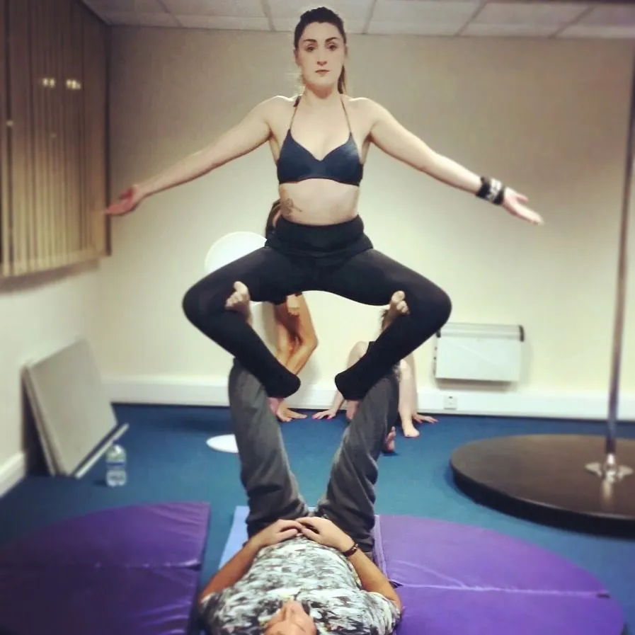 Straddle Throne